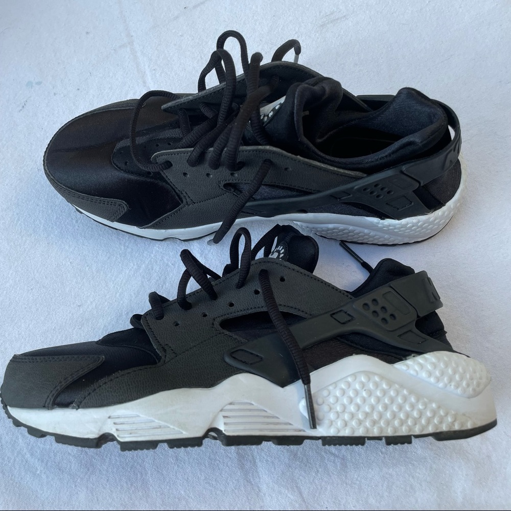 like new women’s huaraches